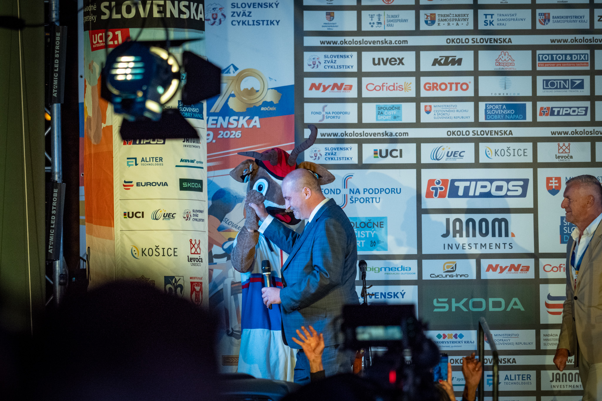 predstavenie tímov-8